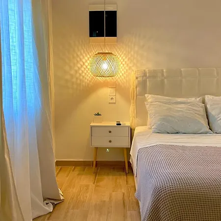 Elia & Garden Apartment *